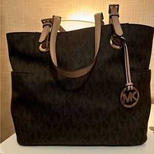 MK tote